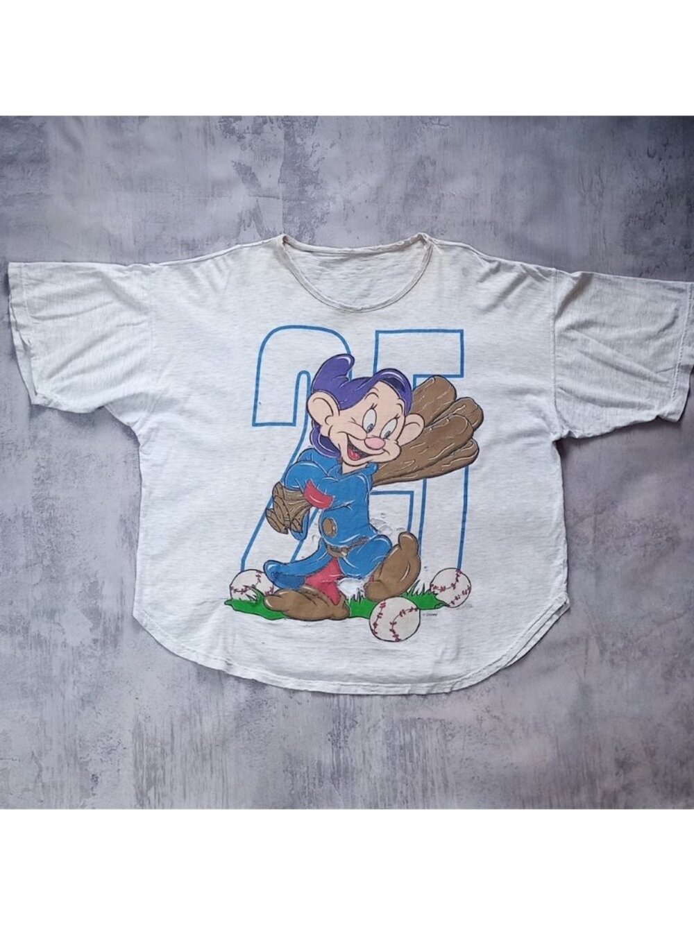 Vintage 90s Disney Snow White and the Seven Dwarfs Distressed Graphic T-Shirt